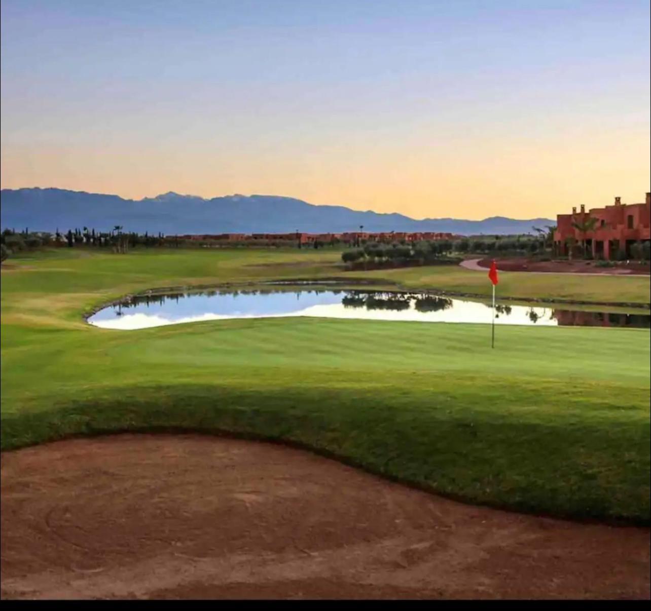 Mini-Villa Situee Dans Une Residence Prestigia A Marrakech, Avec Une Vue Sur La Piscine Et Le Golf Une Securite 24H Sur 24 Et Une Proximite Ideale De L Aeroport 5 Minutes C Est Une Offre Parfaite Pour Des Vacances Marraquexe Exterior foto