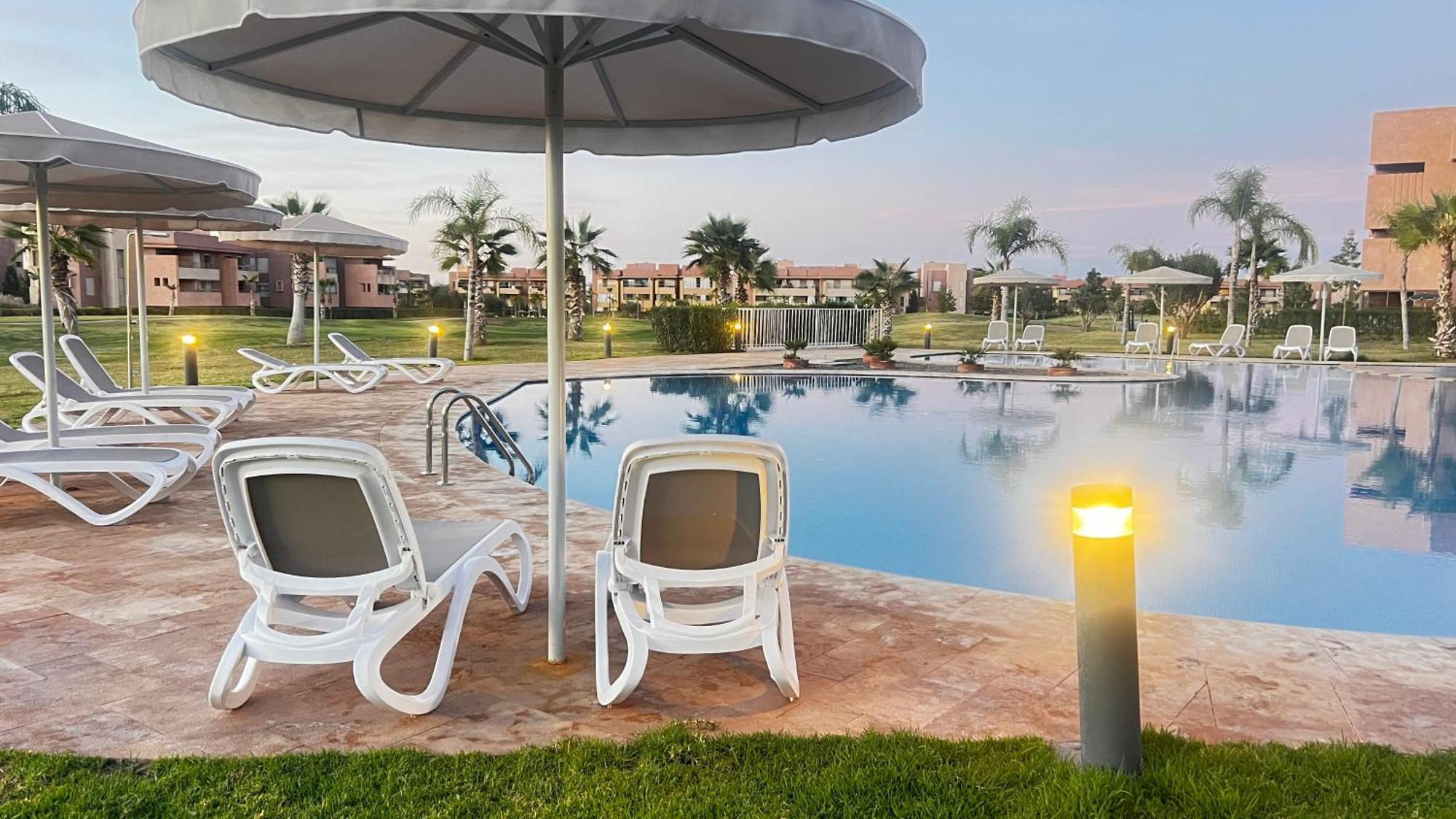 Mini-Villa Situee Dans Une Residence Prestigia A Marrakech, Avec Une Vue Sur La Piscine Et Le Golf Une Securite 24H Sur 24 Et Une Proximite Ideale De L Aeroport 5 Minutes C Est Une Offre Parfaite Pour Des Vacances Marraquexe Exterior foto