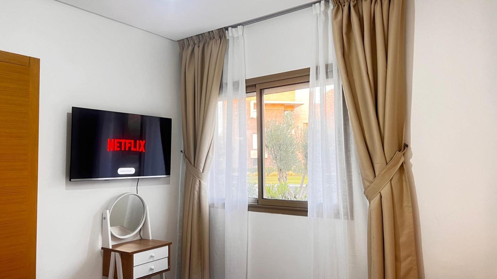 Mini-Villa Situee Dans Une Residence Prestigia A Marrakech, Avec Une Vue Sur La Piscine Et Le Golf Une Securite 24H Sur 24 Et Une Proximite Ideale De L Aeroport 5 Minutes C Est Une Offre Parfaite Pour Des Vacances Marraquexe Exterior foto